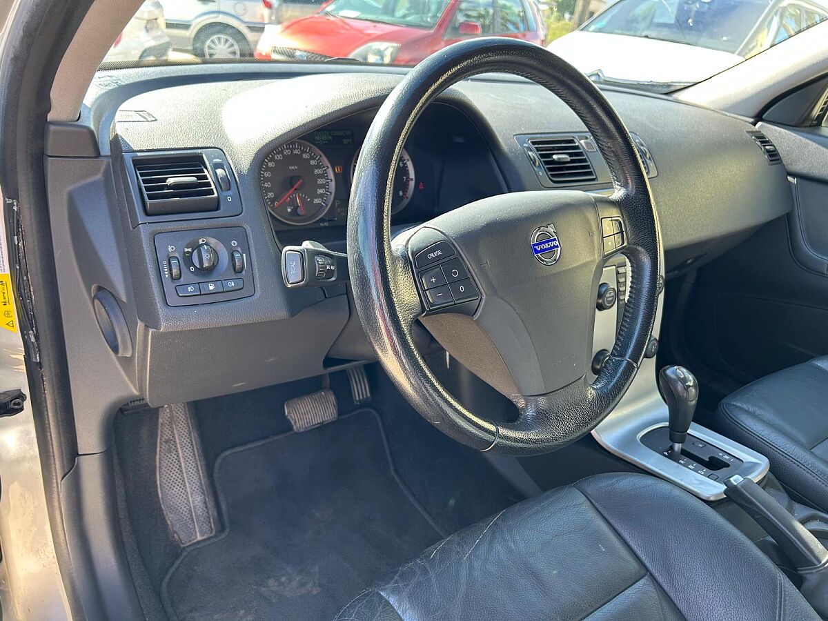 VOLVO V5 ESTATE 2.4 AUTO SPANISH LHD IN SPAIN ONLY 115000 MILES SUPERB 2007